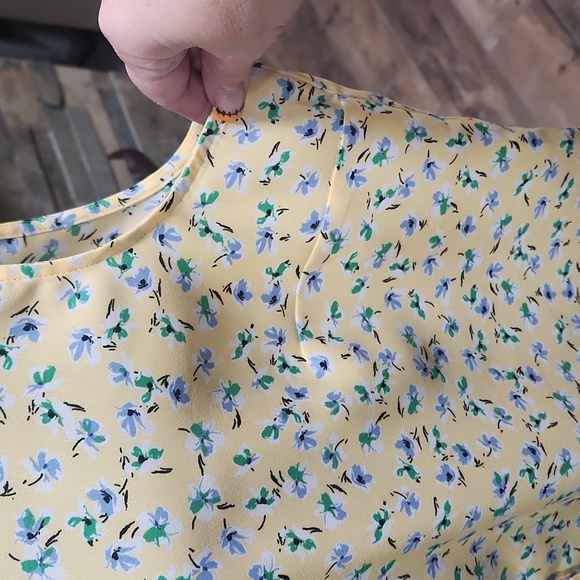 ANN TAYLOR Floral Sleeveless Essential Shirt - Picture 5 of 11